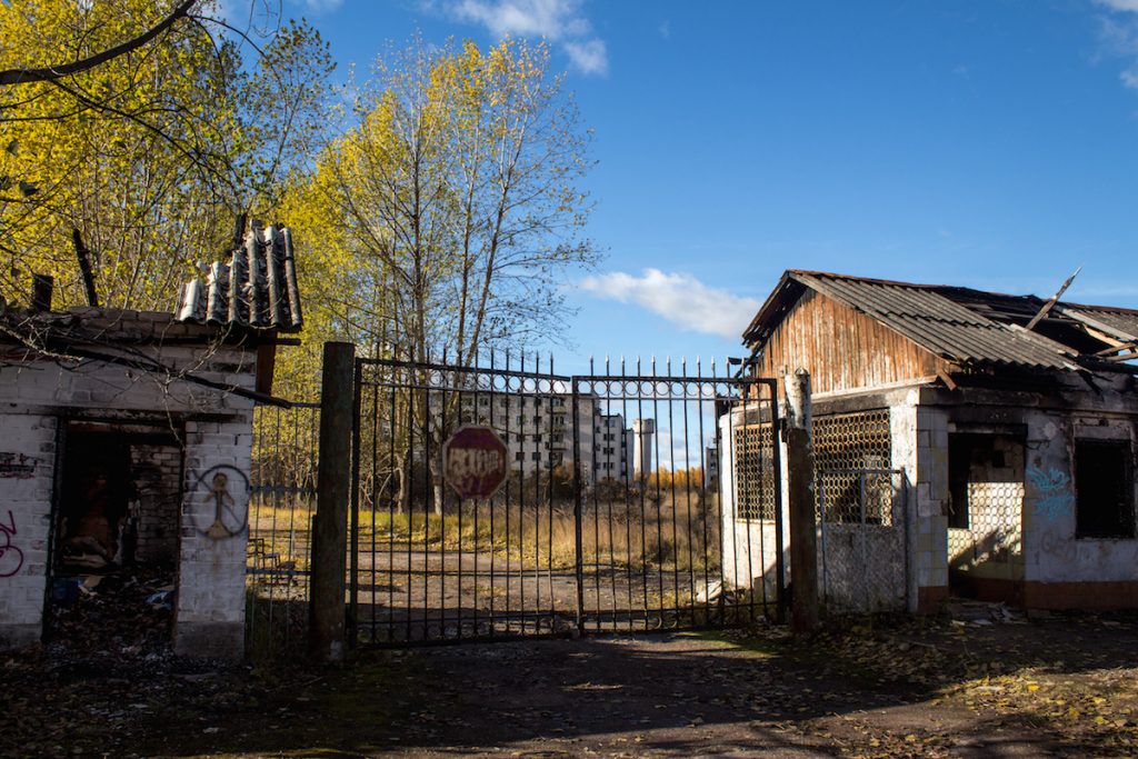 A Ghost Town Deep in the Baltic Forests: Exploring Skrunda-1 – Deep Baltic