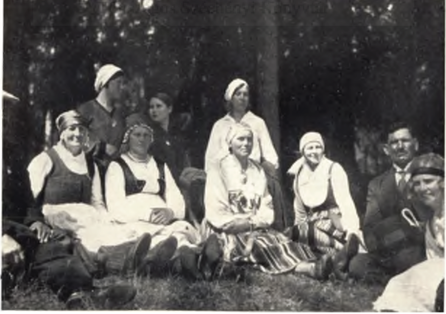 Livonians in 1931 Finno-ugric congress Helsinki.png